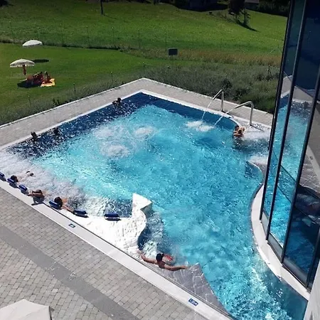 Downtown, Pool, & Garage アパート ヴィラール・シュル・オロン