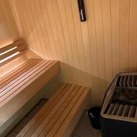 Appartement Downtown, Pool, & Garage